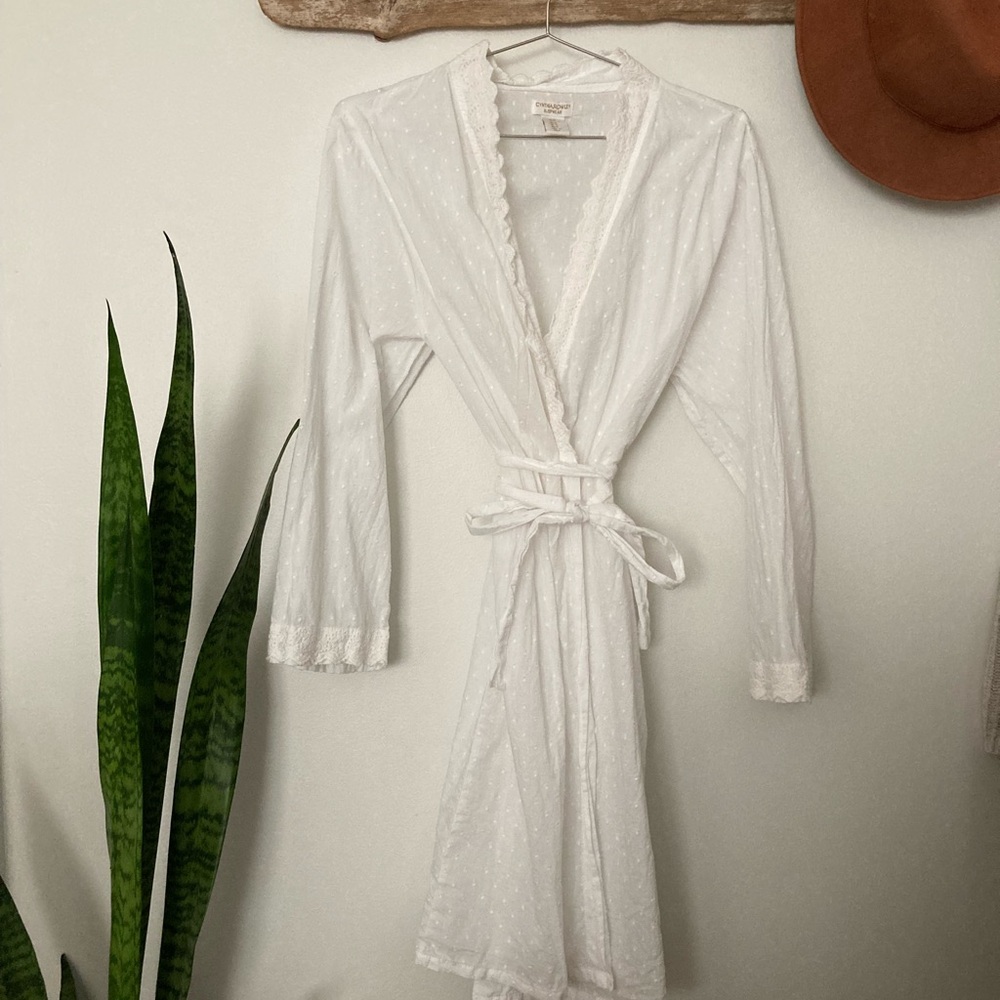 Cynthia Rowley White eyelet Lace Trim Robe -cotton